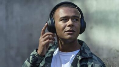Sony WH-1000XM4 headphones are a wide aquire at over $100 off
