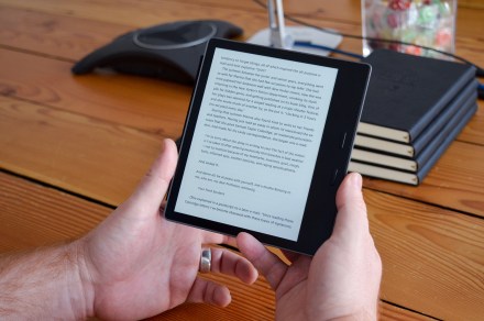 Amazon Kindle Oasis vs. Kindle Paperwhite: don’t aquire the inappropriate one