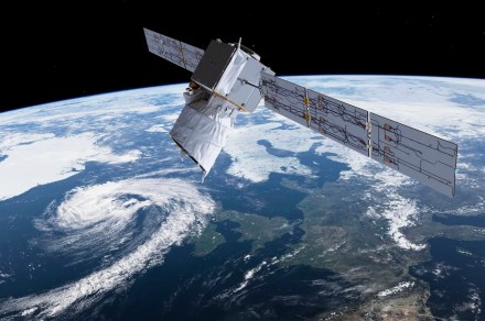 Defunct satellite to secure first-ever aid for stable reentry