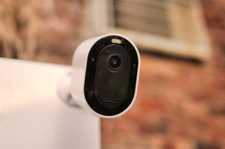 Arlo Very crucial XL 2nd Gen vs. Arlo Pro 4: Which is the easier security digital camera?
